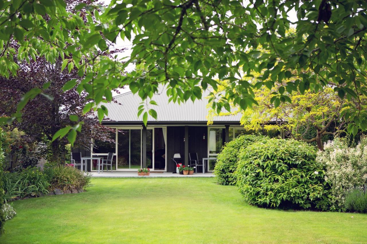 ハンマー・スプリングス Marchmont Gardens Bed & Breakfast エクステリア 写真